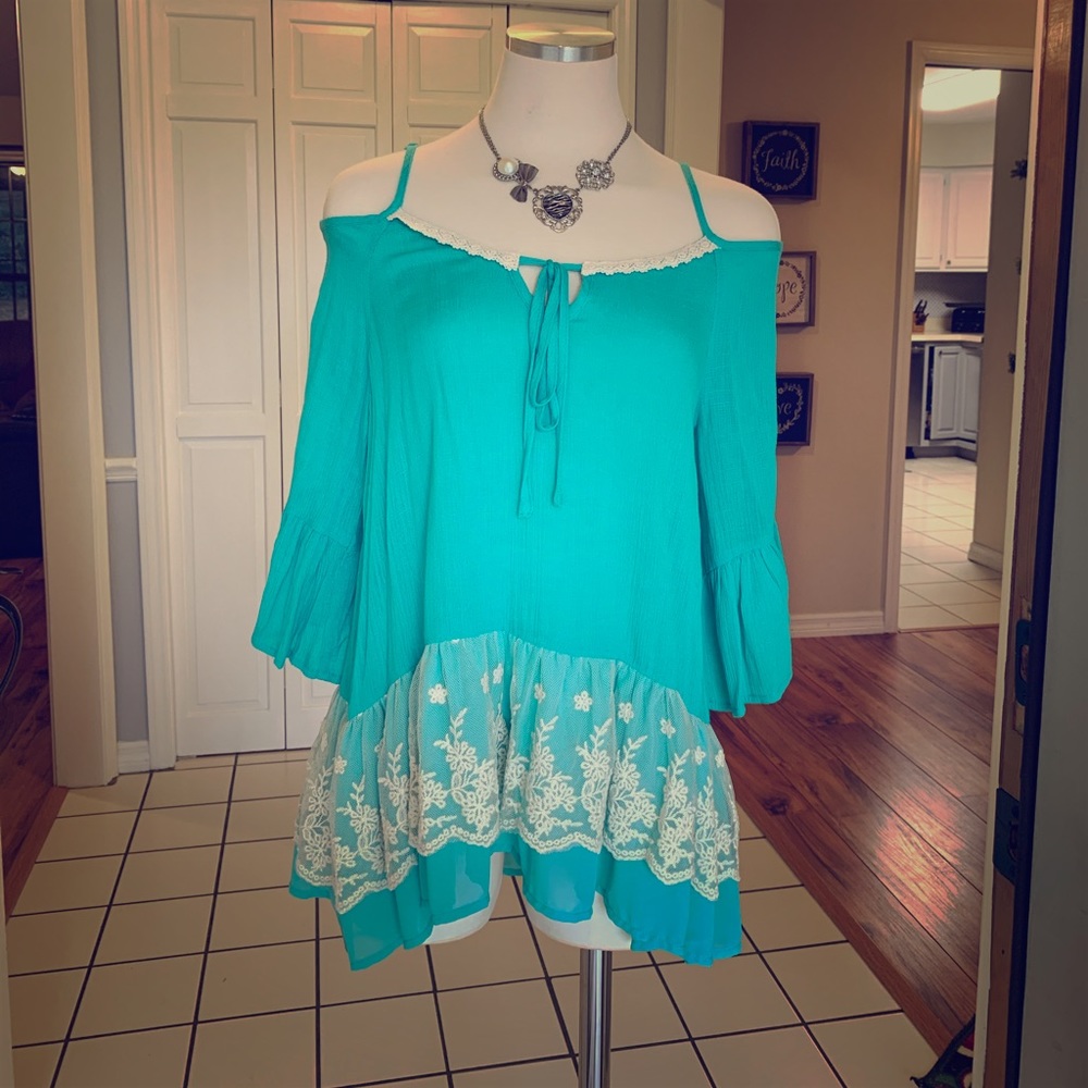 🌟BOHO aqua-green top cold-shoulder